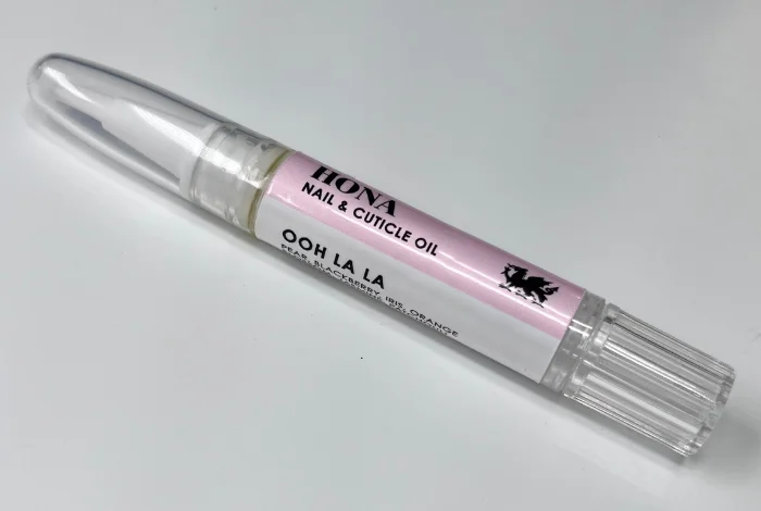 Non-smudge nail lacquer-Mini Nail & Cuticle Oil Pen - Ooh La La